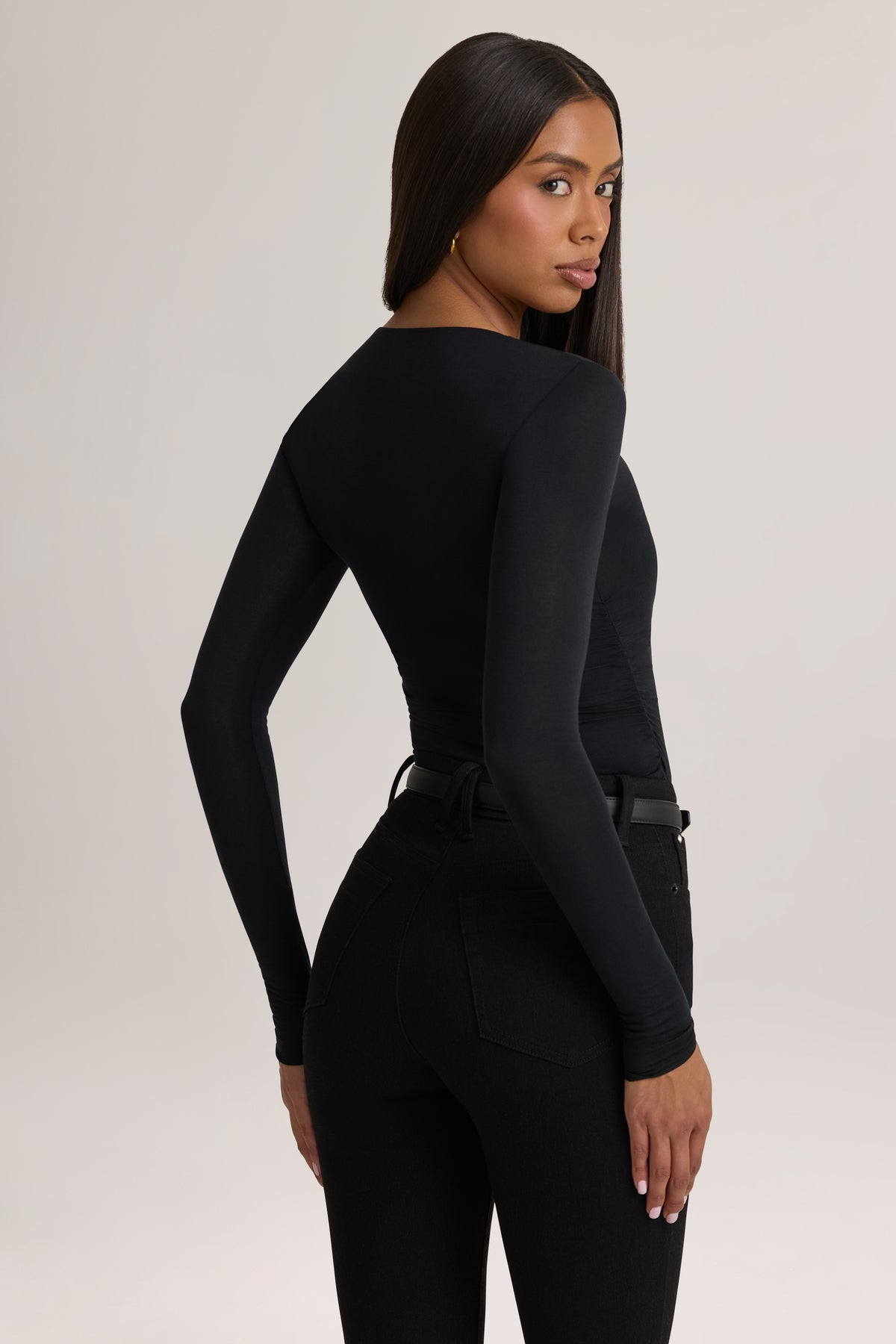 ⁣⁢Modal-Shirtdress mit Raffung und langen Ärmeln in Schwarz⁤⁣