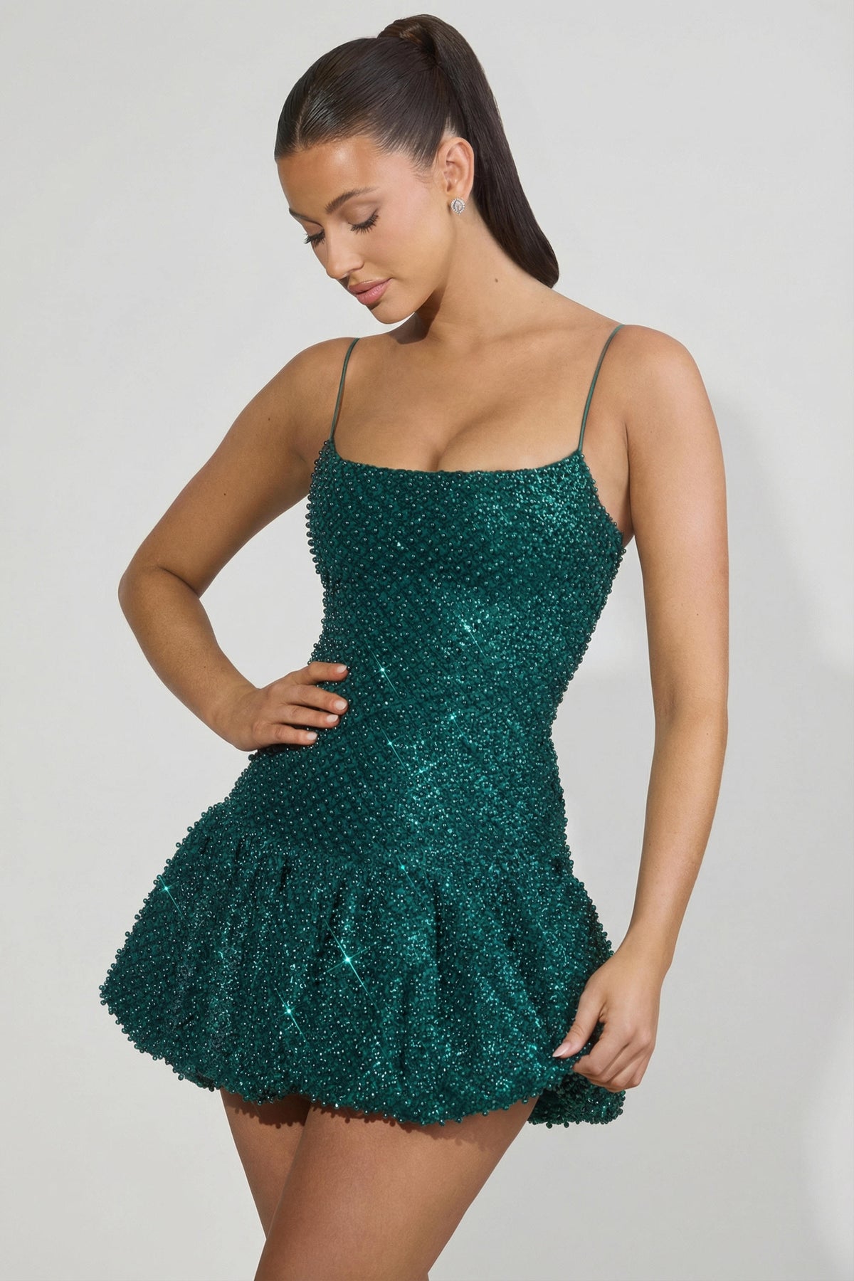 ⁣⁢Verziertes Minikleid mit Ballonsaum in Petrolgrün⁤⁣