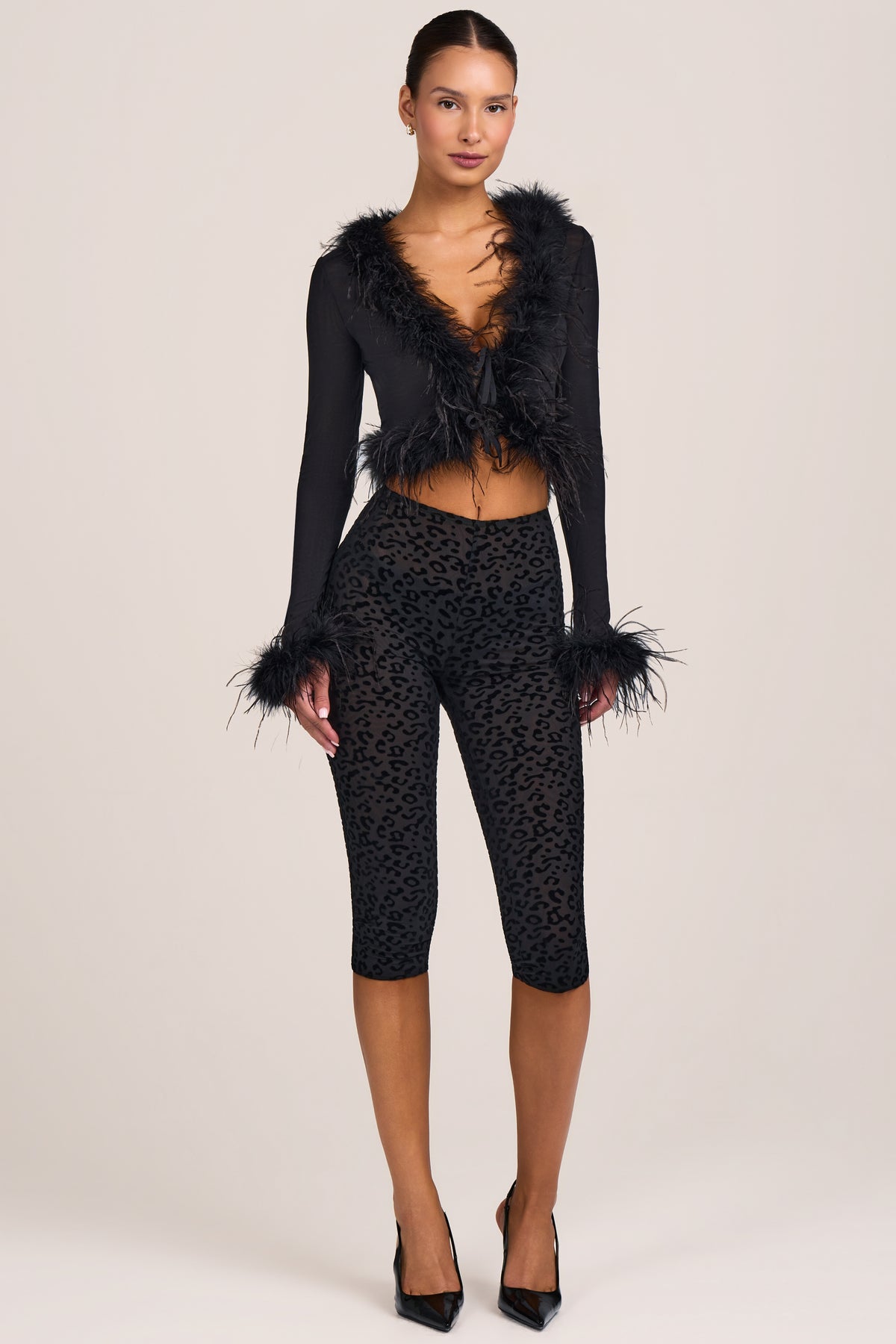 ⁣⁢Flock-Leopard-Mesh-Capri in Black⁤⁣