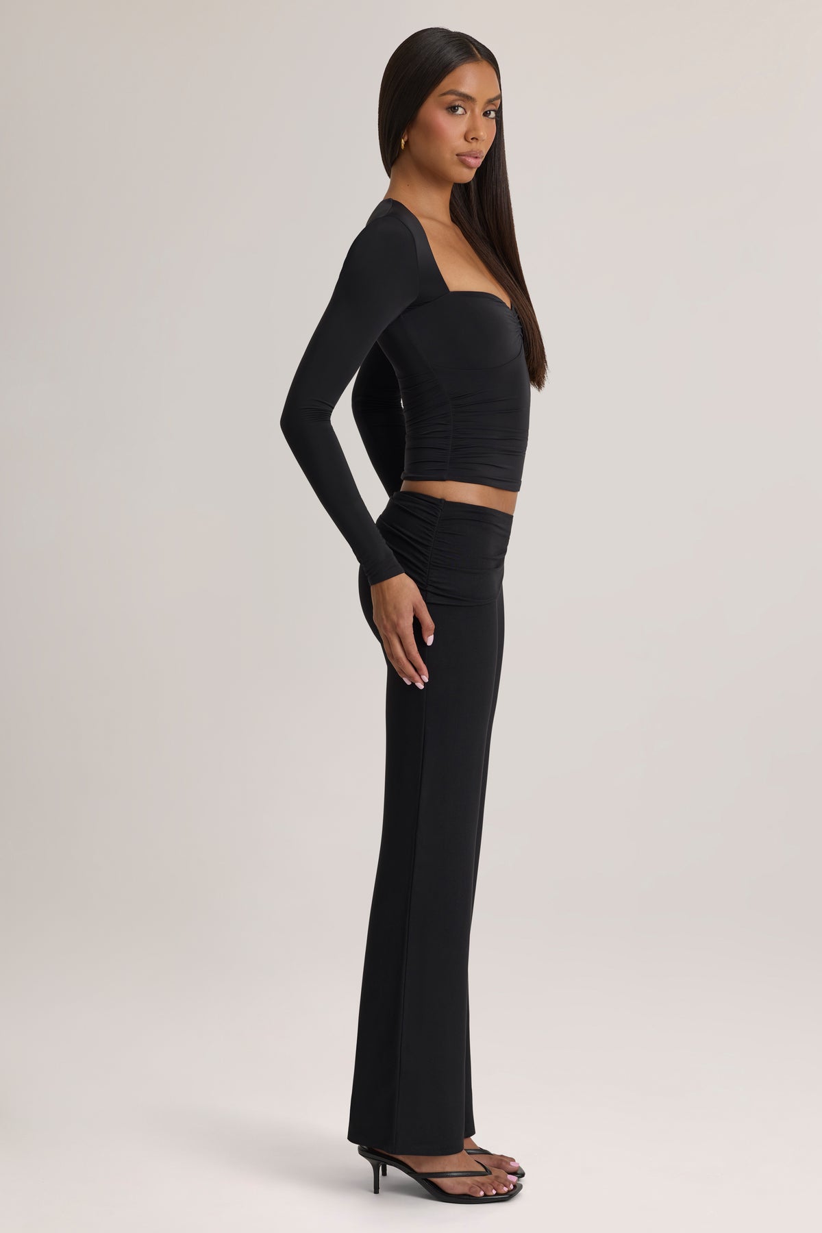 ⁣⁢Modal Mid-Rise Hose in Schwarz⁤⁣