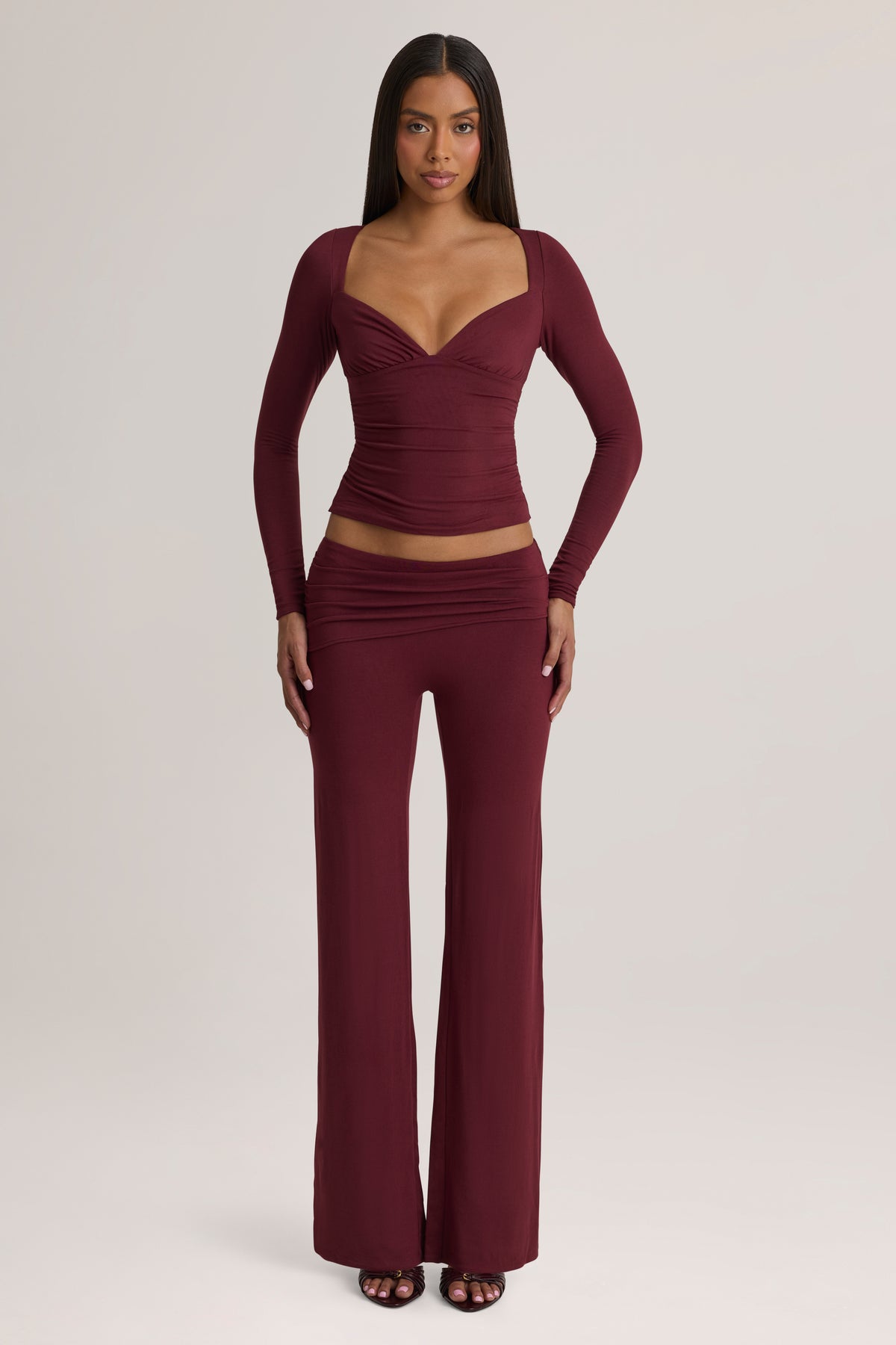 Mid-Rise Straight-Leg Trousers in Plum