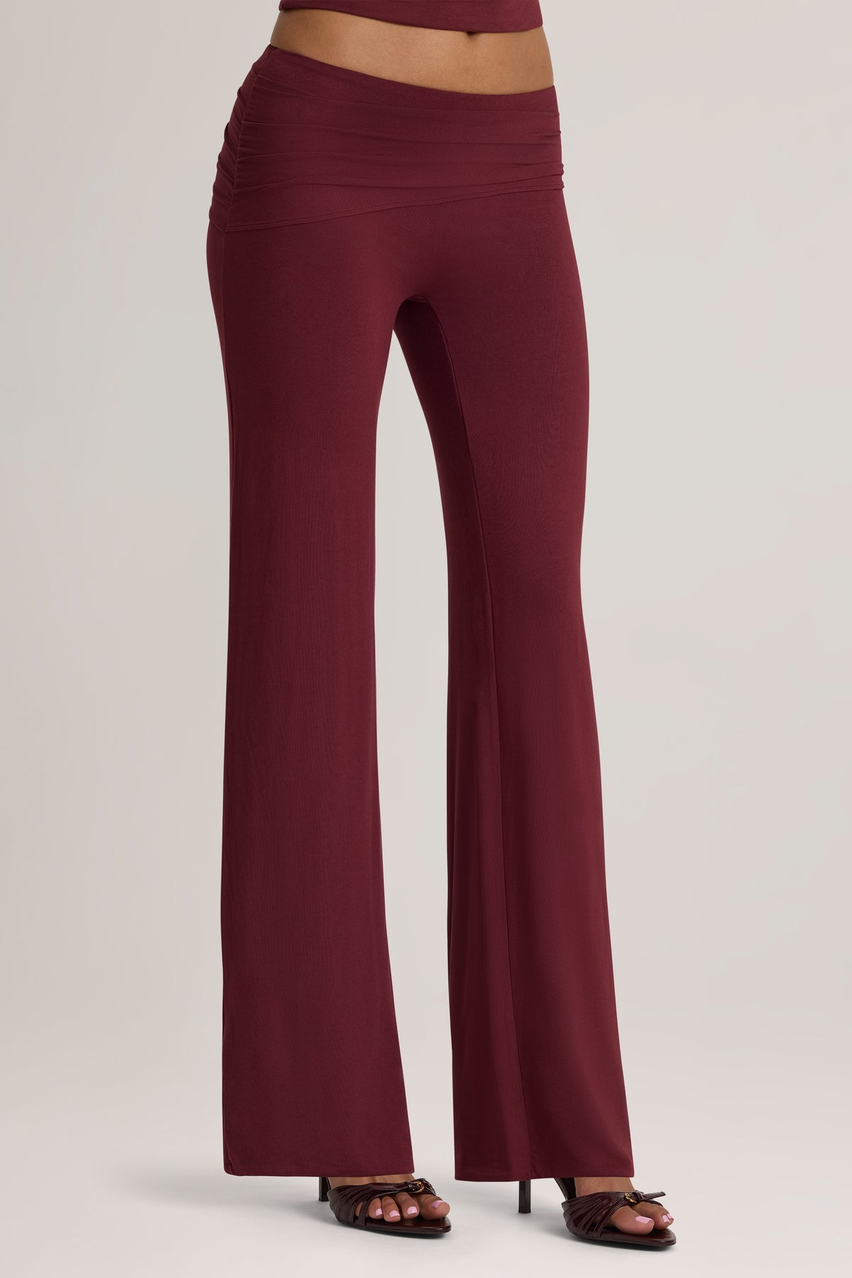 Mid-Rise Straight-Leg Trousers in Plum