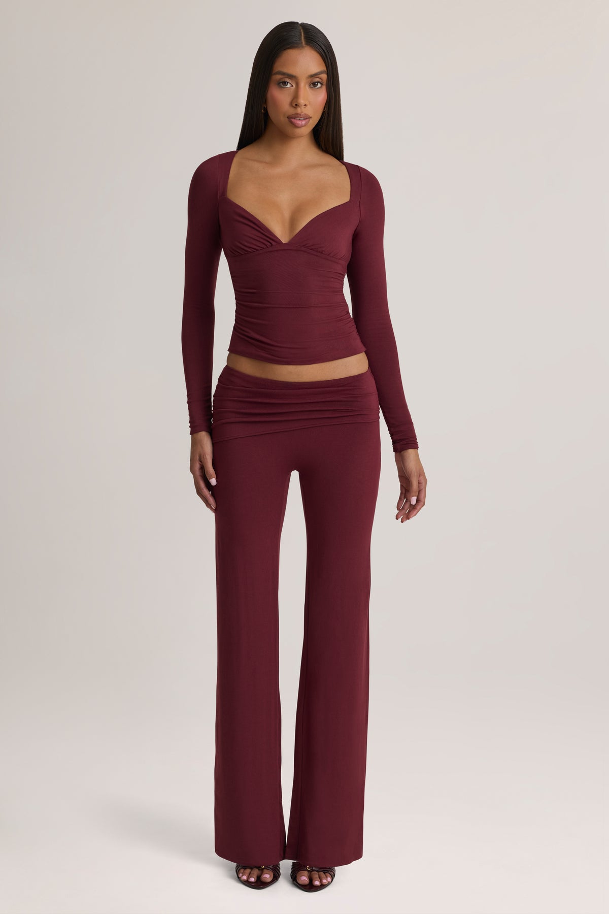 Mid-Rise Straight-Leg Trousers in Plum
