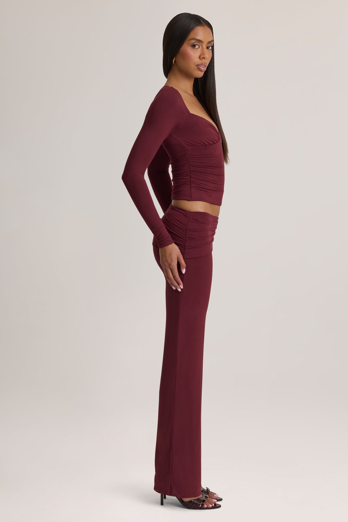 Mid-Rise Straight-Leg Trousers in Plum