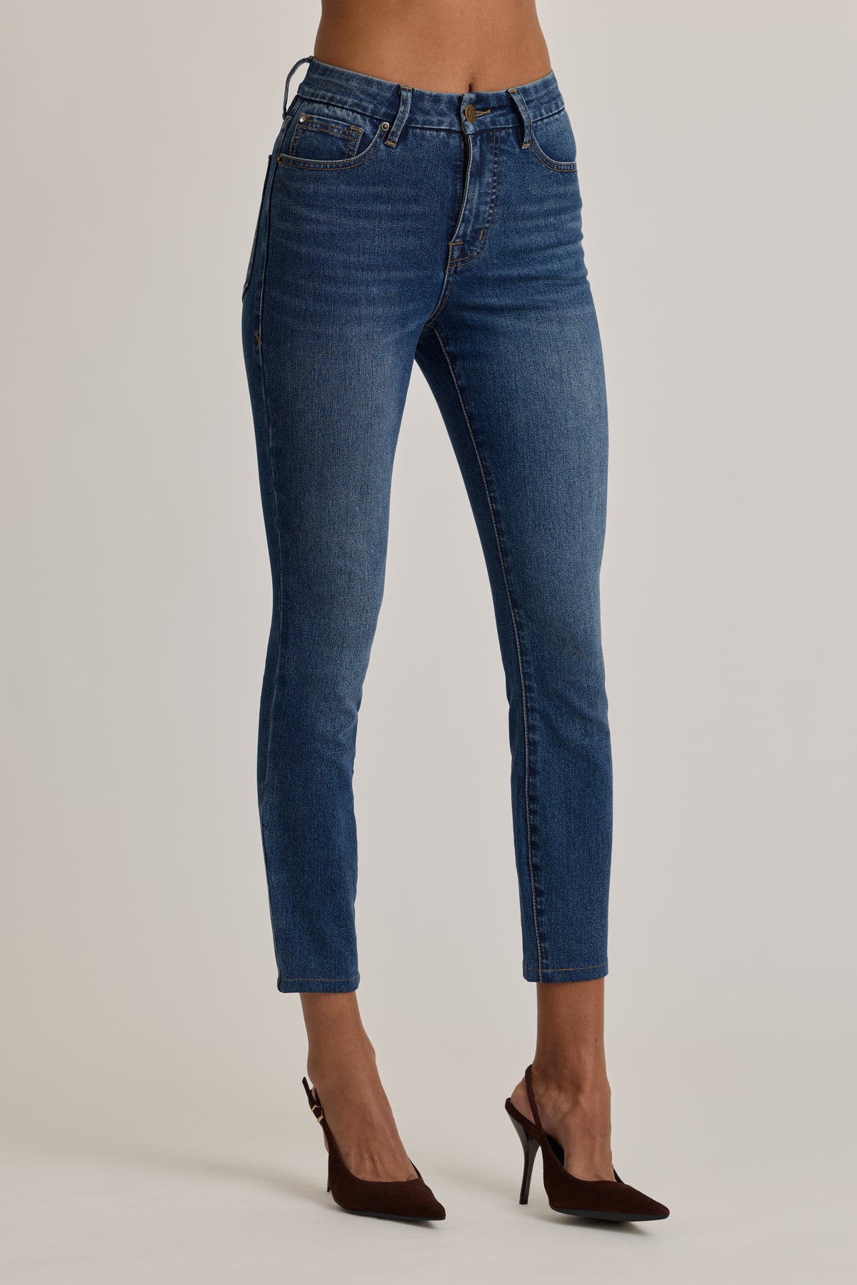 ⁣⁢High-Waist Skinny Jeans in Mid Wash⁤⁣