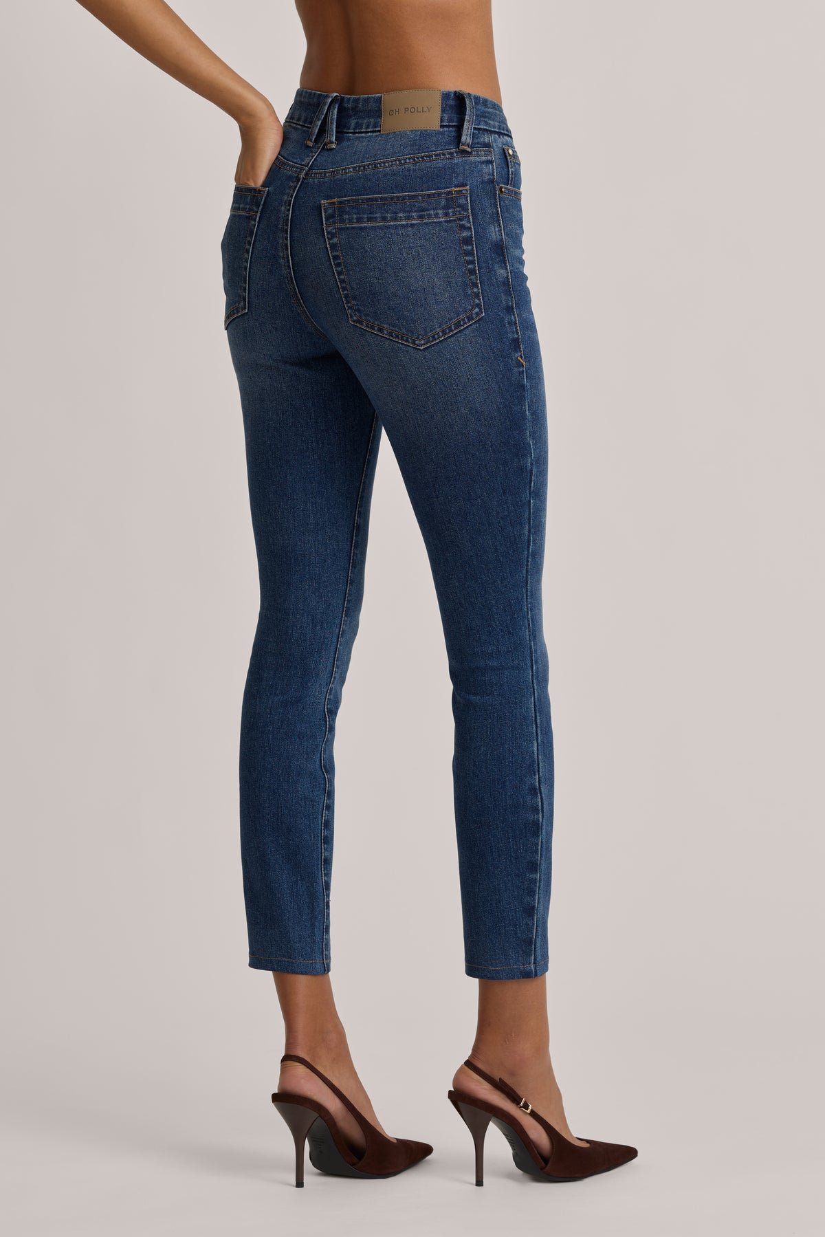 ⁣⁢High-Waist Skinny Jeans in Mid Wash⁤⁣
