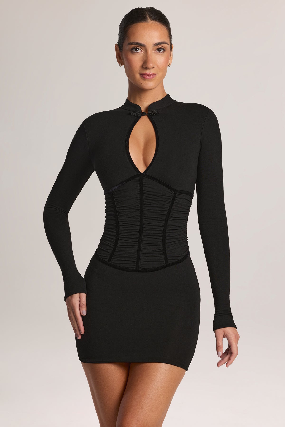 ⁣⁢Modal Cut-Out Langarm-Minikleid in Schwarz⁤⁣ - 1