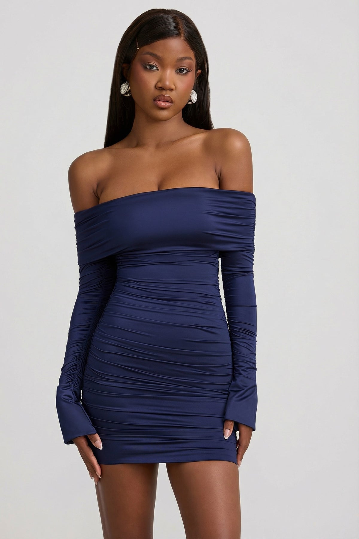 ⁣⁢Minikleid mit Schleifen-Detail und Off-Shoulder-Ausschnitt in True Navy⁤⁣