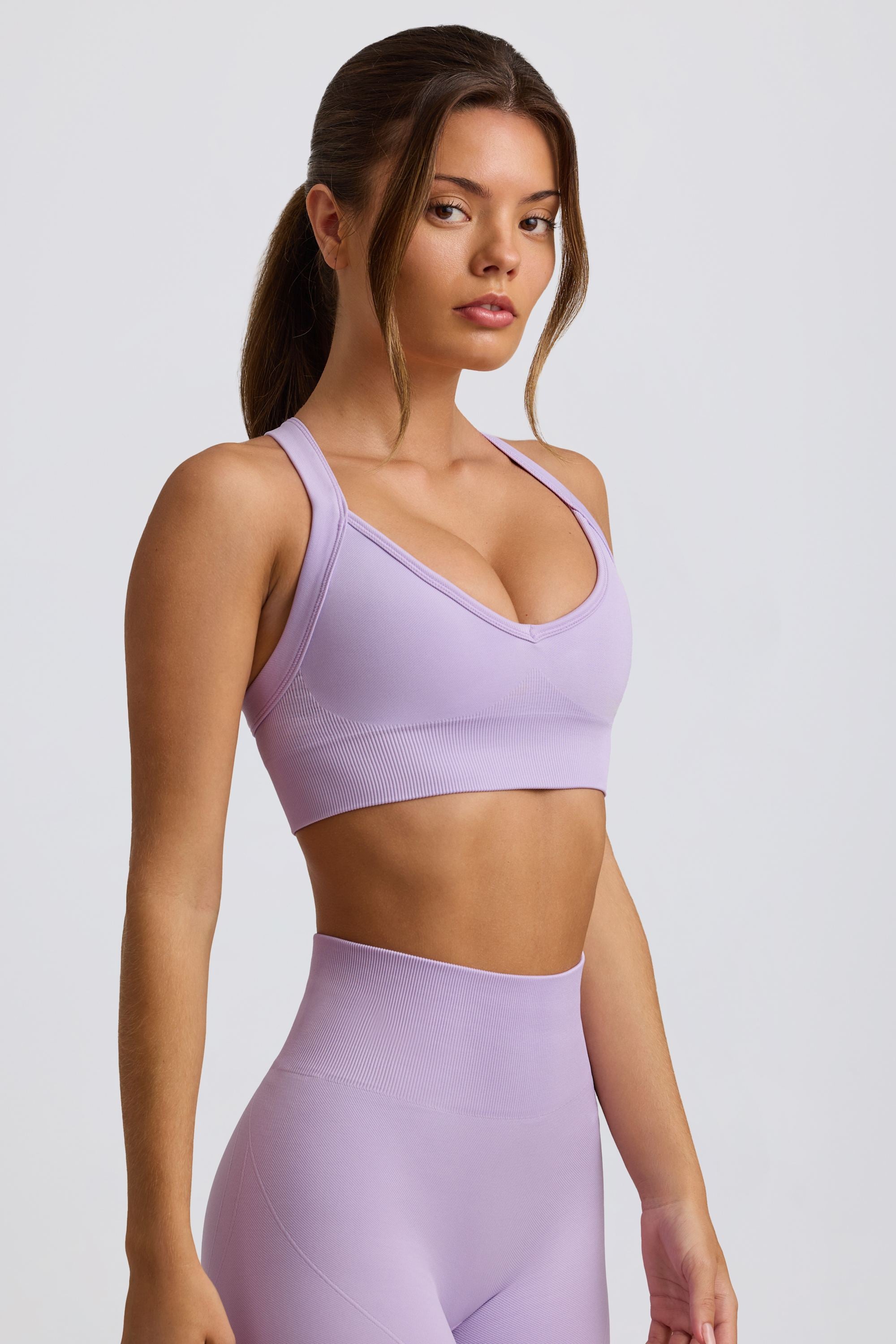 Super Sculpt Seamless Cross-Back Sports Bra in Lavender