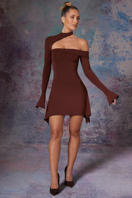 Asymetryczna sukienka mini z zabudowanym dekoltem w kolorze brązowym