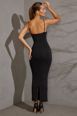 Sukienka maxi z wycięciem w kolorze czarnym
