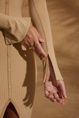 Sukienka maxi z długim rękawem i guzikami w kolorze brązowym