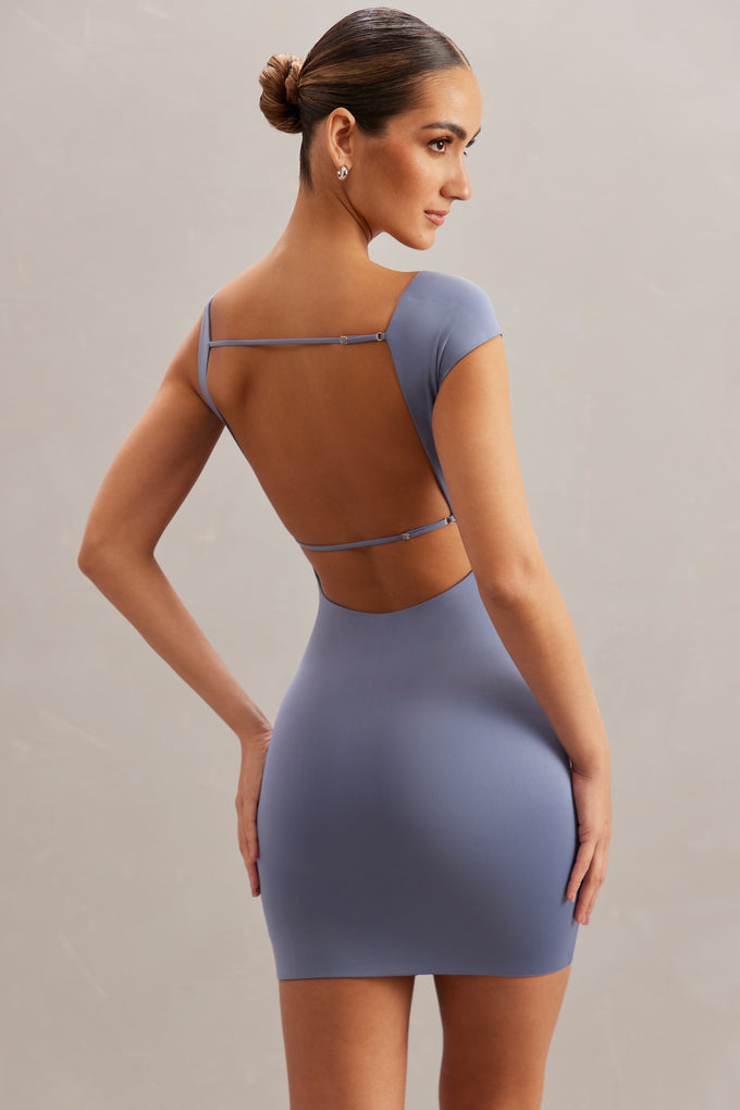 Sukienka mini z odkrytymi plecami w kolorze niebieskim