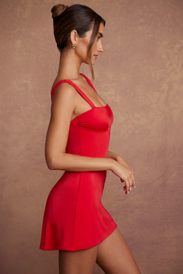 Sukienka mini wiązana z tyłu w kolorze czerwonym