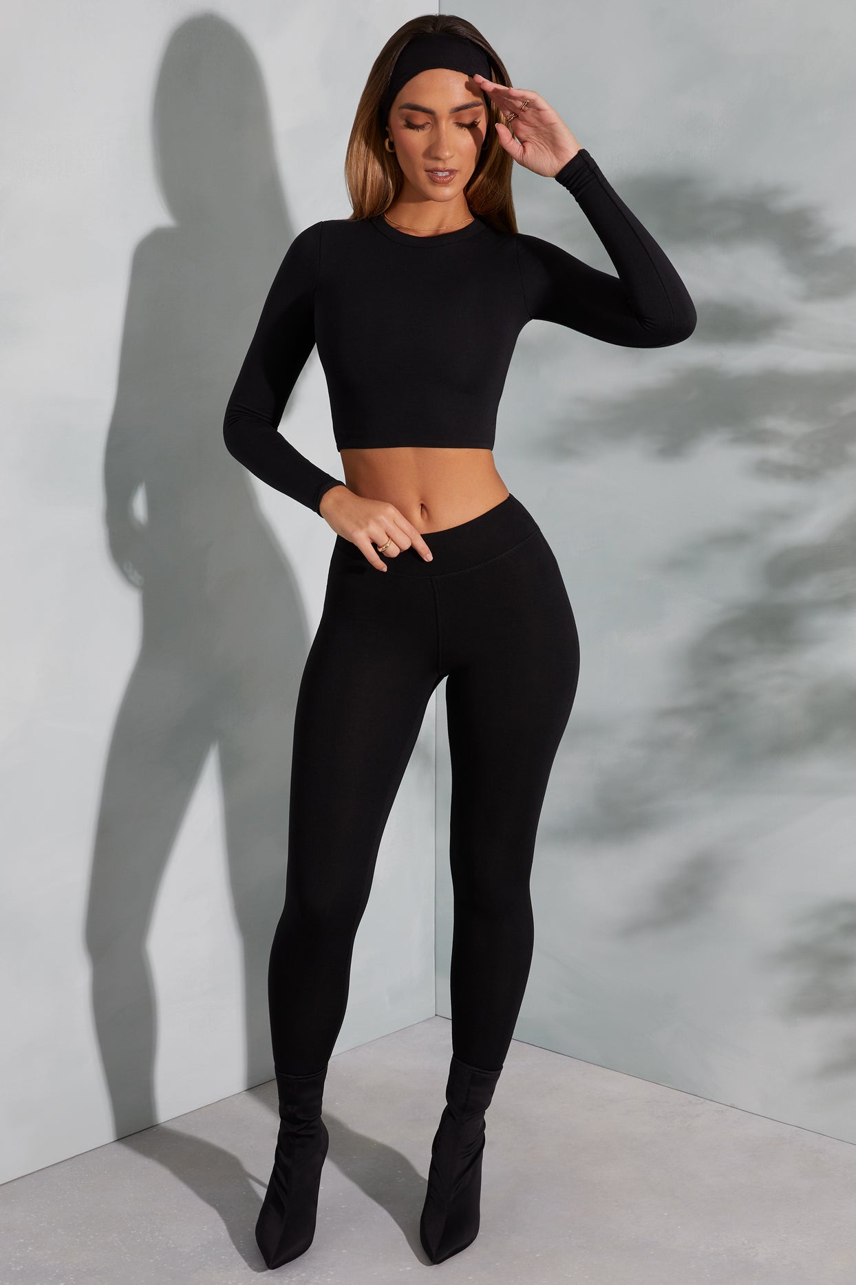 Round Neck Long Sleeve Top in Black