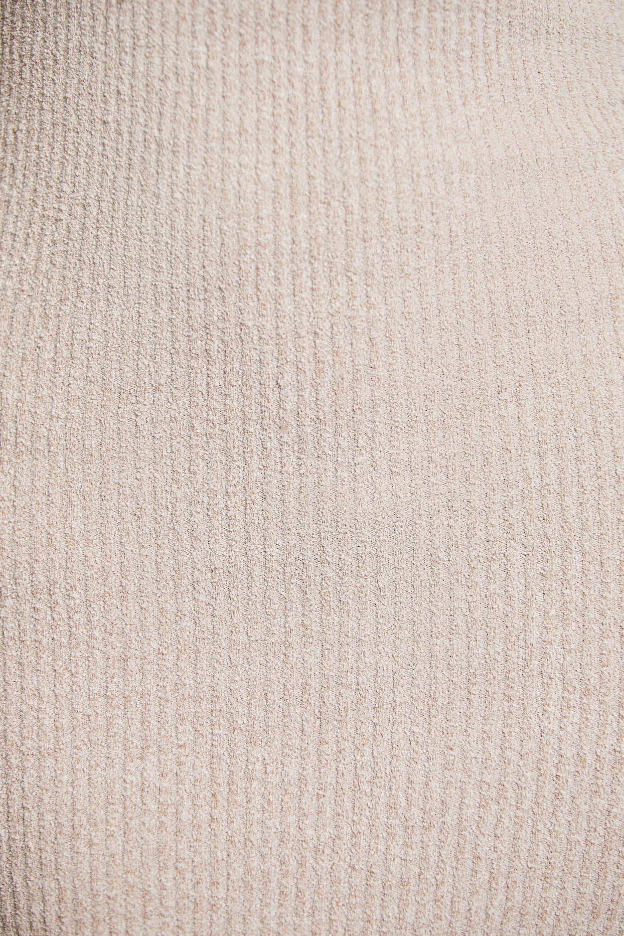 Robe longue découpée à manches longues en beige