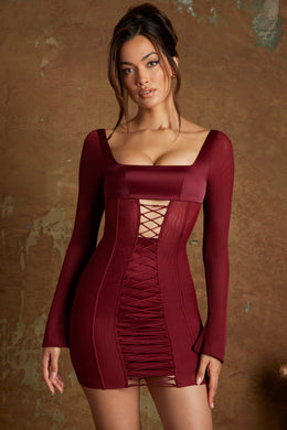 Mini-robe corset à lacets et manches longues en vin