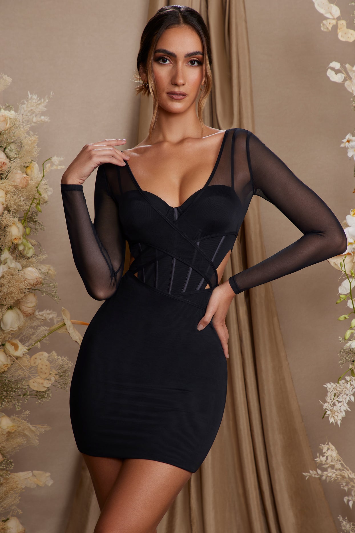 Mini-robe corset superposée à manches longues en noir