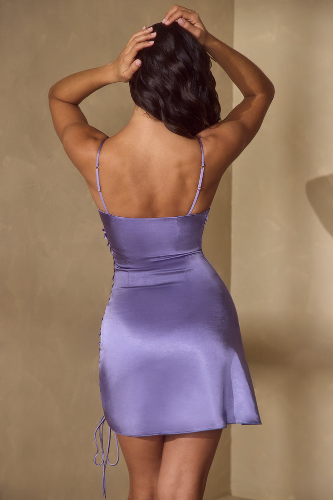 Koronkowa sukienka mini o linii A w kolorze fioletowym
