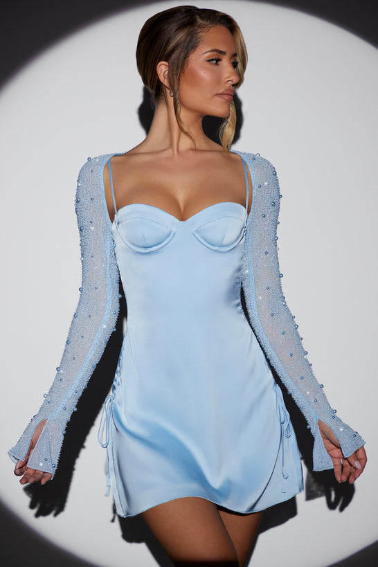 Mini-robe trapèze ornée à manches longues en bleu