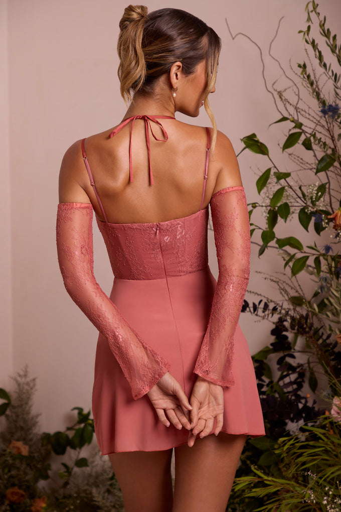 Sukienka mini o linii A z koronkowymi rękawami w kolorze terakoty