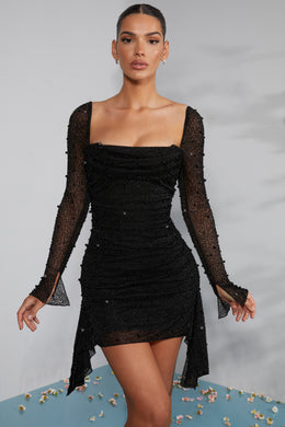 Sukienka mini z długim rękawem i dekoltem w kolorze czarnym