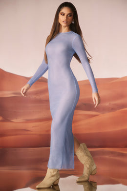 Ozdobiona sukienka maxi z długim rękawem w kolorze niebieskim