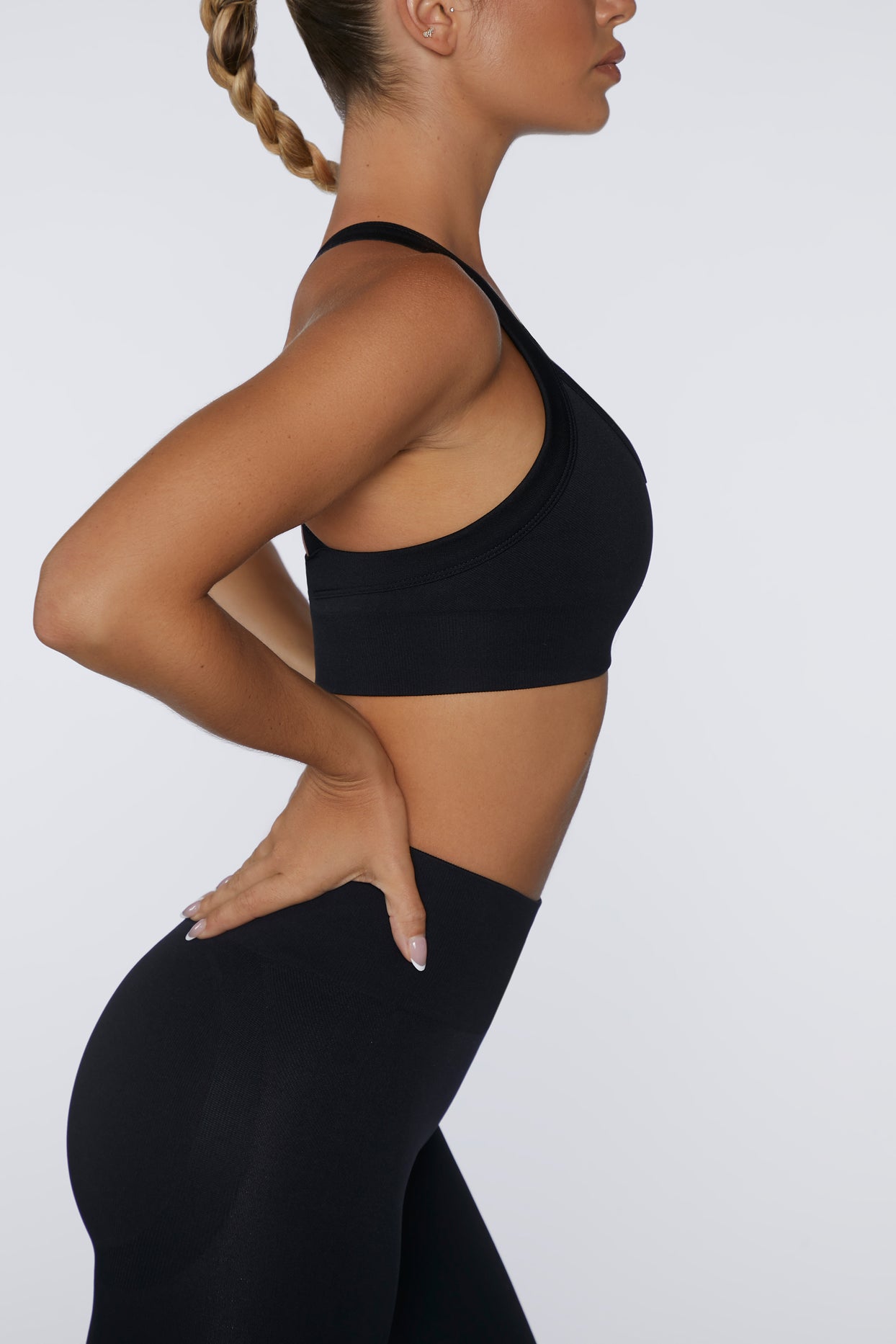 Cross Back Sports Bra in Black - 4