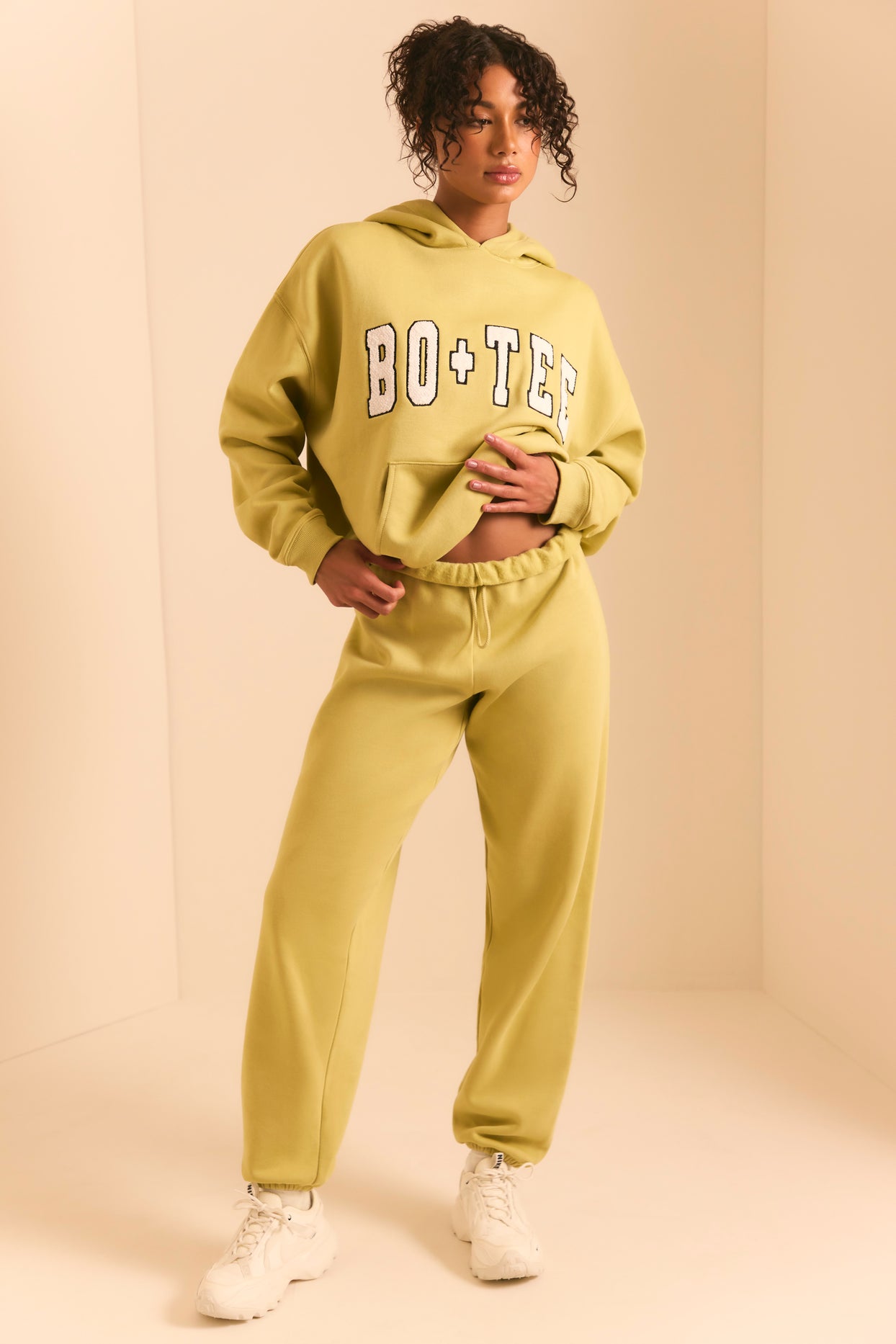 Relaxed Fit Joggers in Matcha