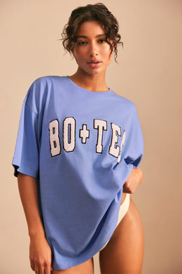 Oversize'owy T-shirt z krótkim rękawem w kolorze błękitu cerulean