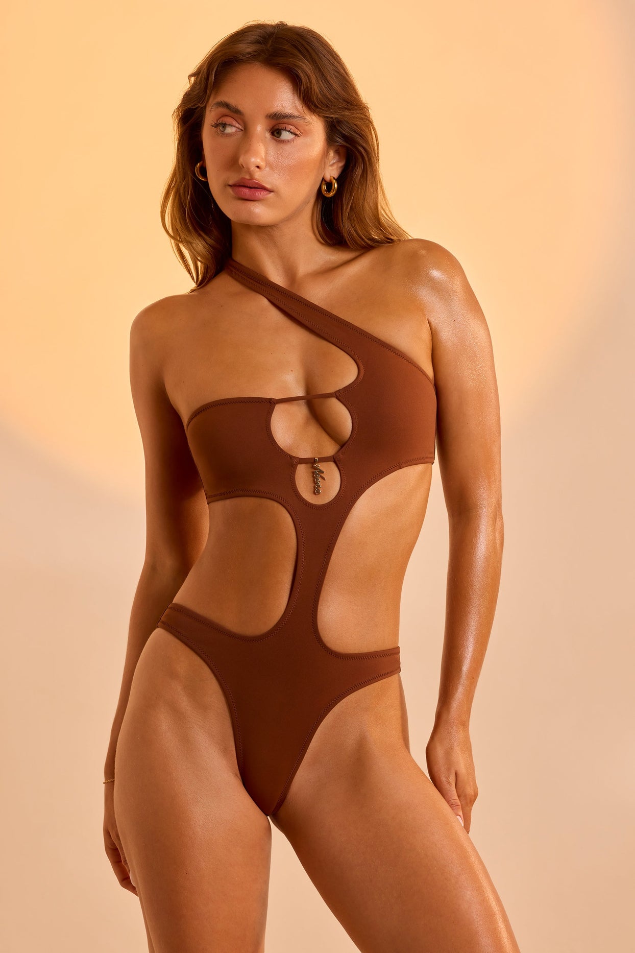 Jednoczęściowy kostium kąpielowy w kolorze brązowym
