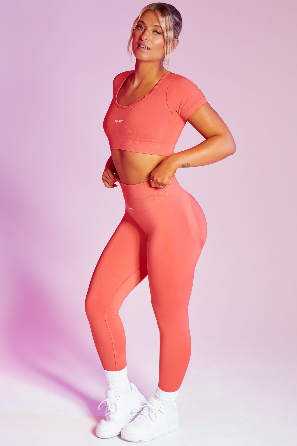 Superset Curved Waist Seamless Leggings in Coral
